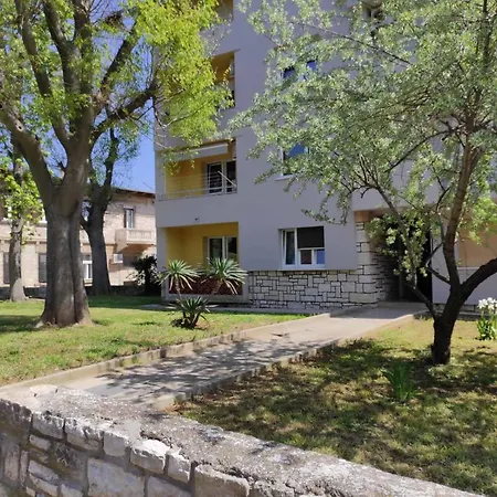 Bright & Cozy * Pula