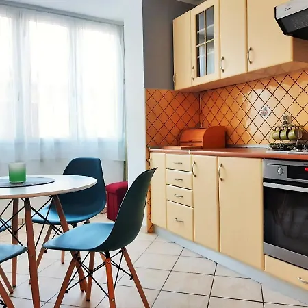 Apartment Bright & Cozy Pula